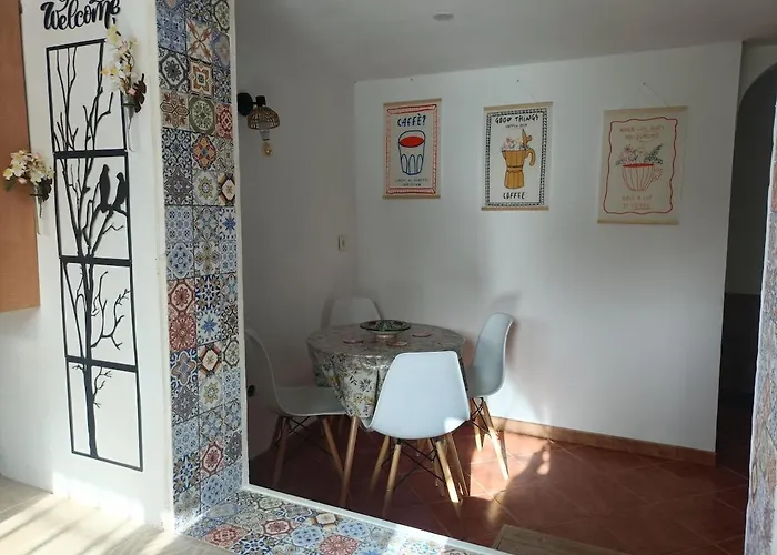 Maria, Mas Que Pernoctar Nyaraló *